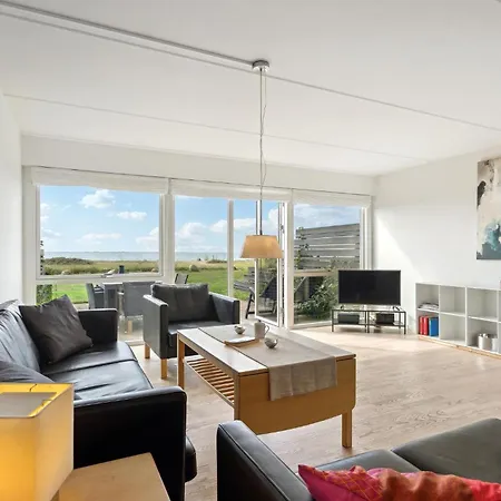 Holiday home In With House Sea View *