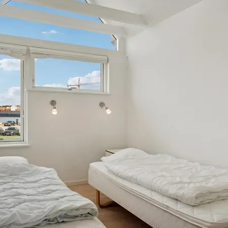 In With House Sea View Assens